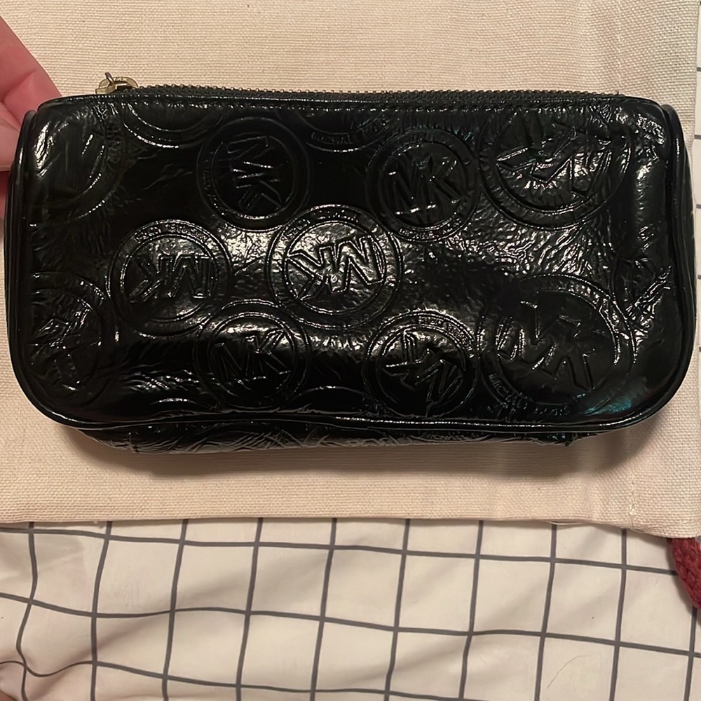 Michael Kors cosmetic pouch - Picture 6 of 8